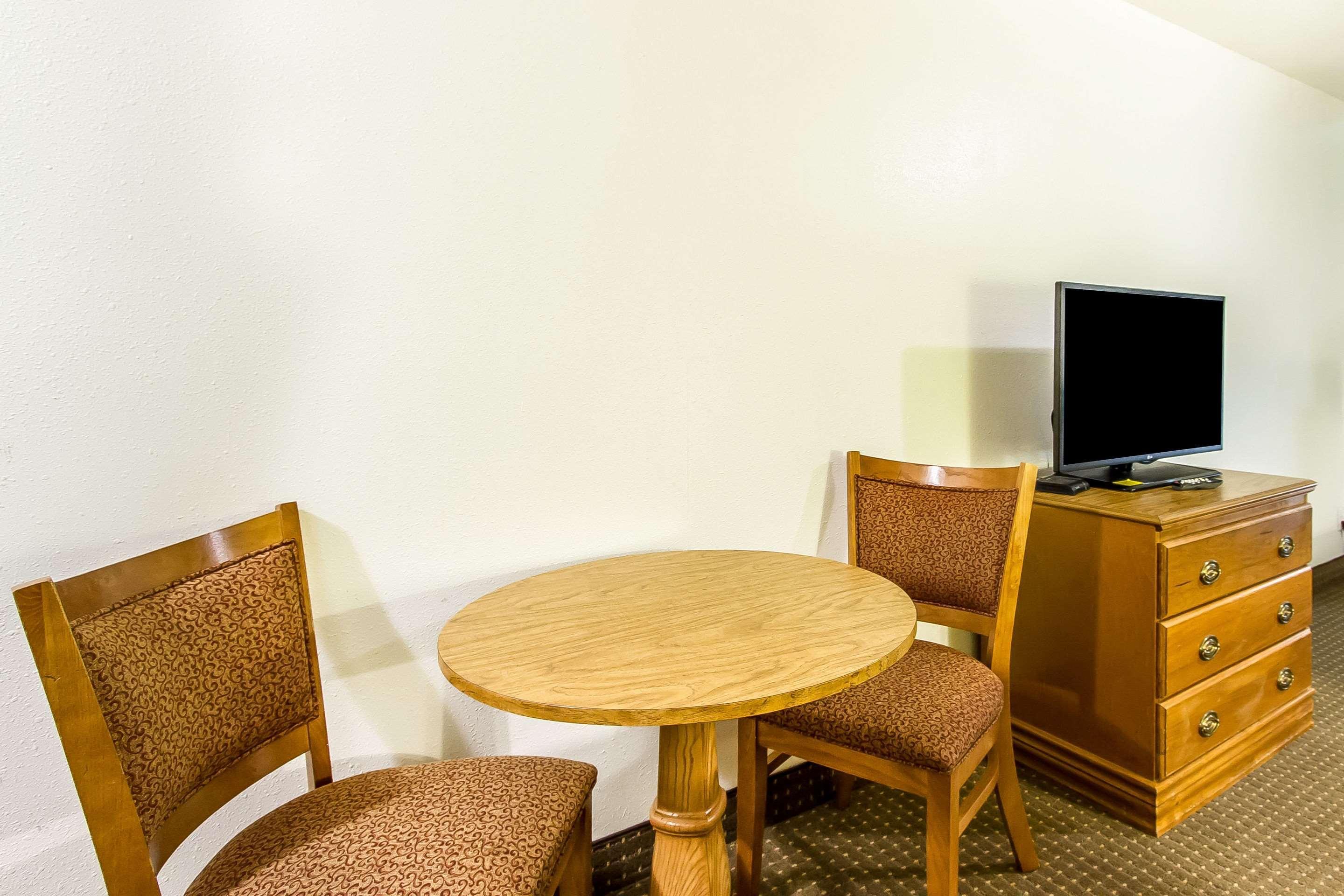 Econo Lodge & Suites Pekin Екстер'єр фото