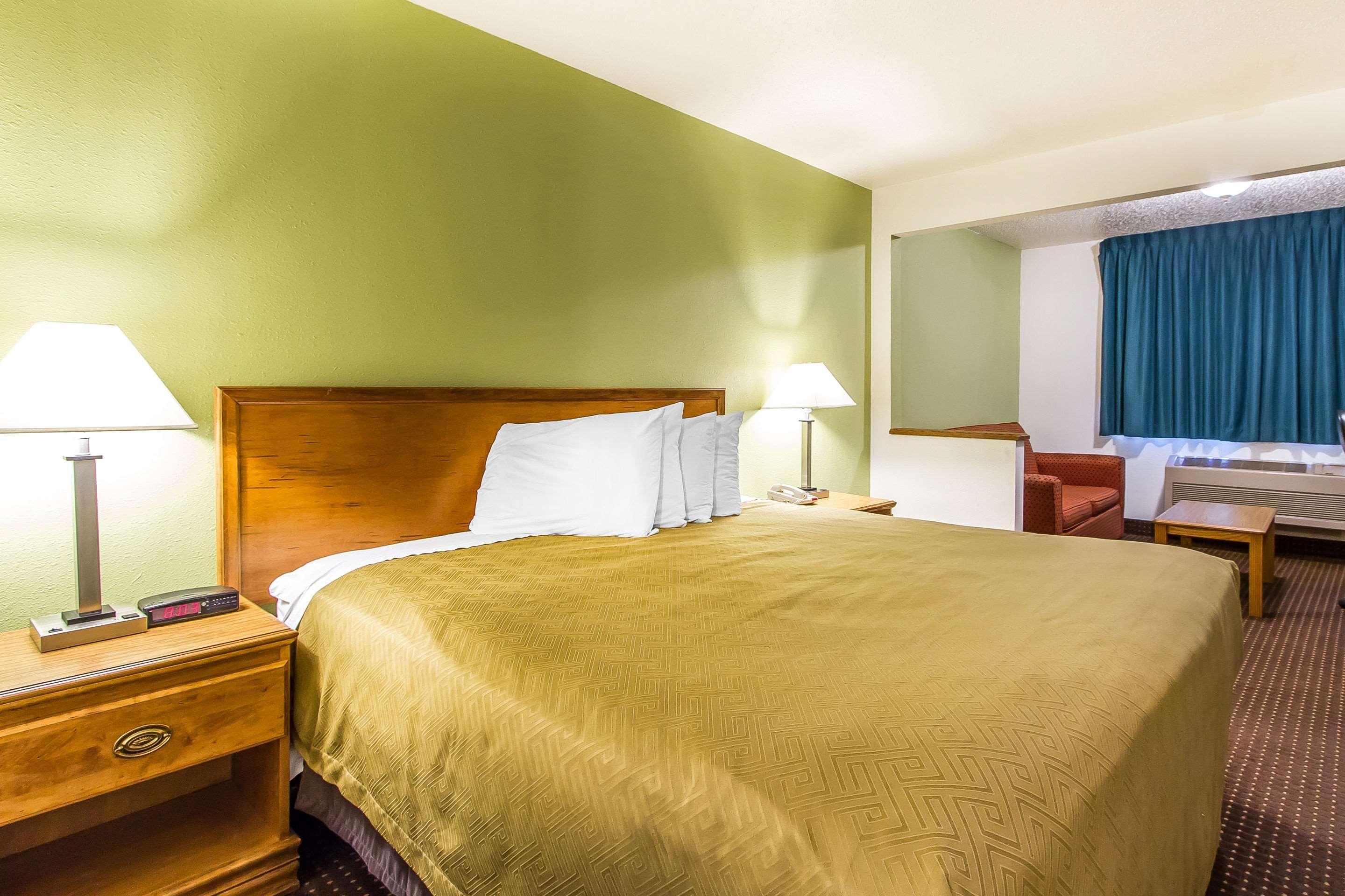 Econo Lodge & Suites Pekin Екстер'єр фото