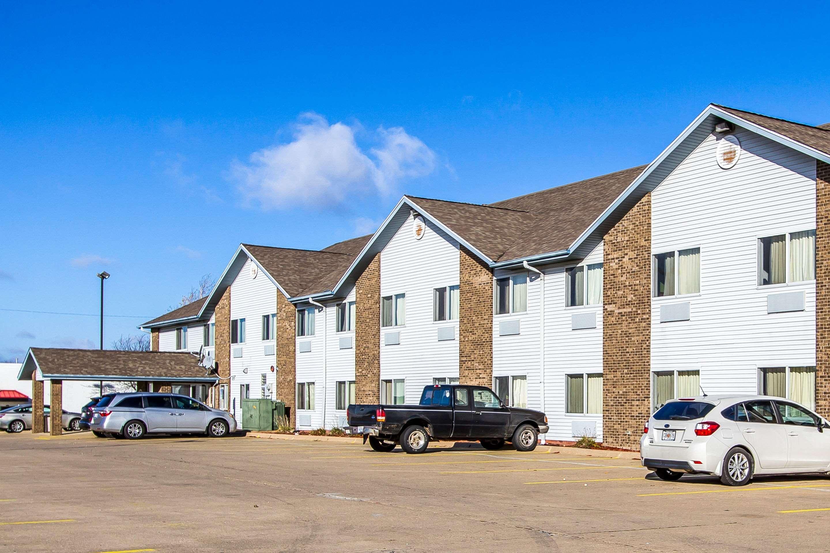 Econo Lodge & Suites Pekin Екстер'єр фото