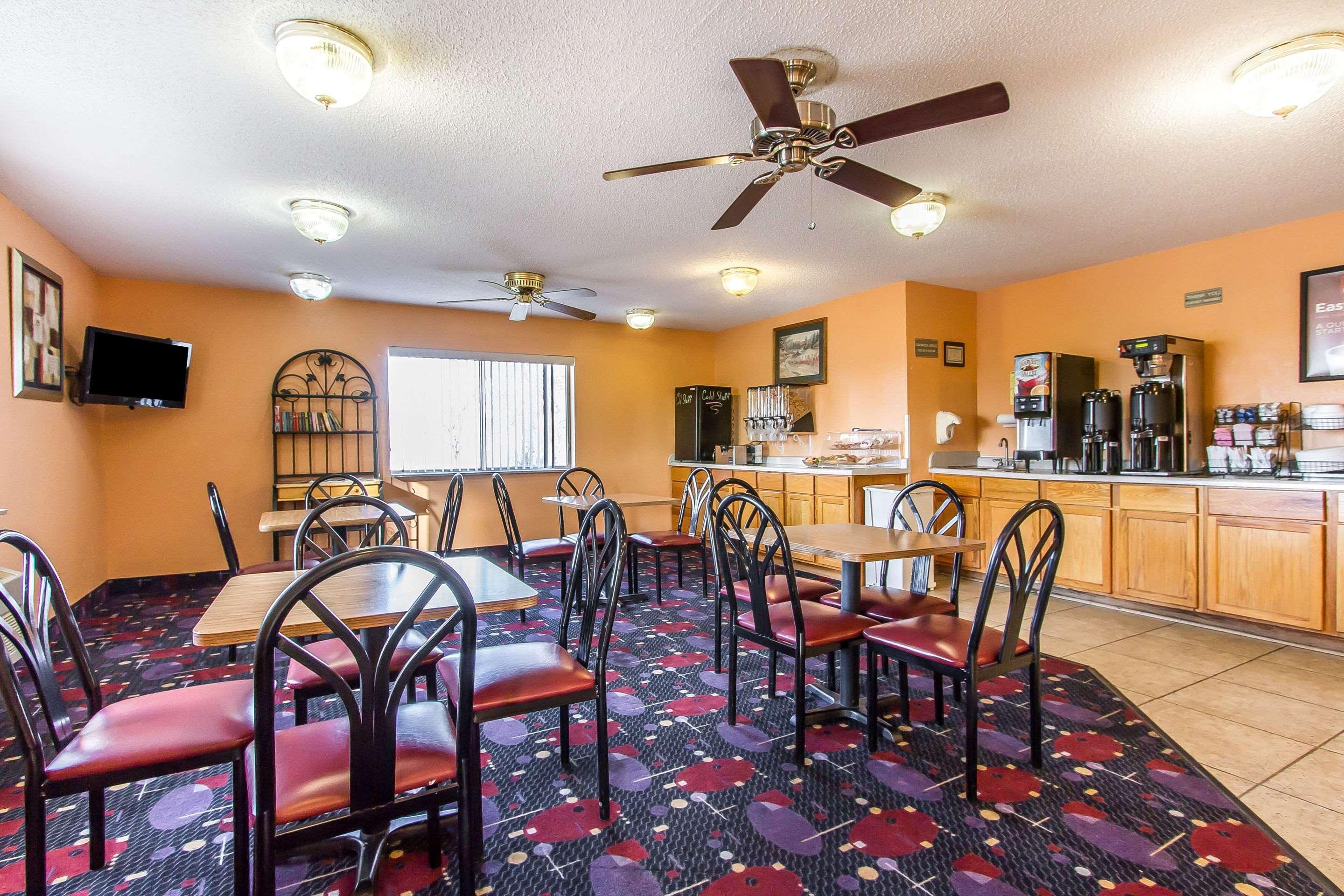Econo Lodge & Suites Pekin Екстер'єр фото