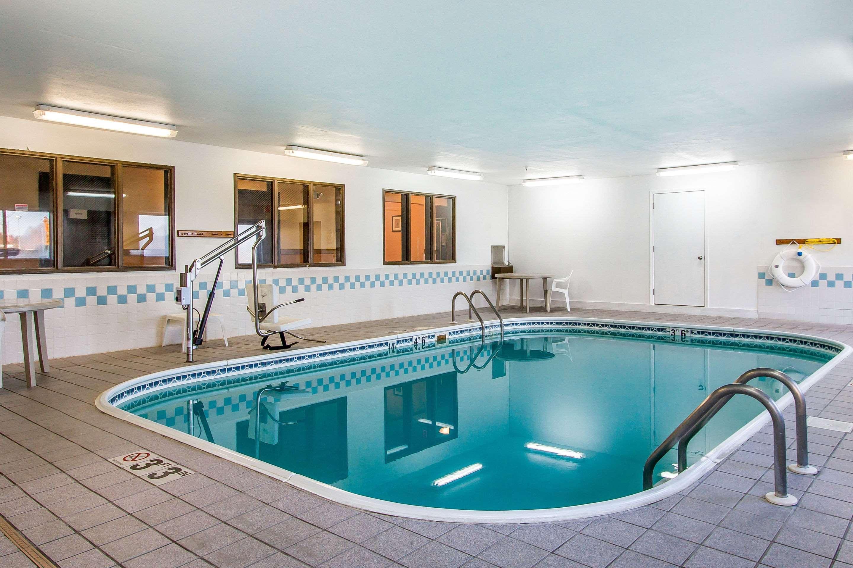 Econo Lodge & Suites Pekin Екстер'єр фото